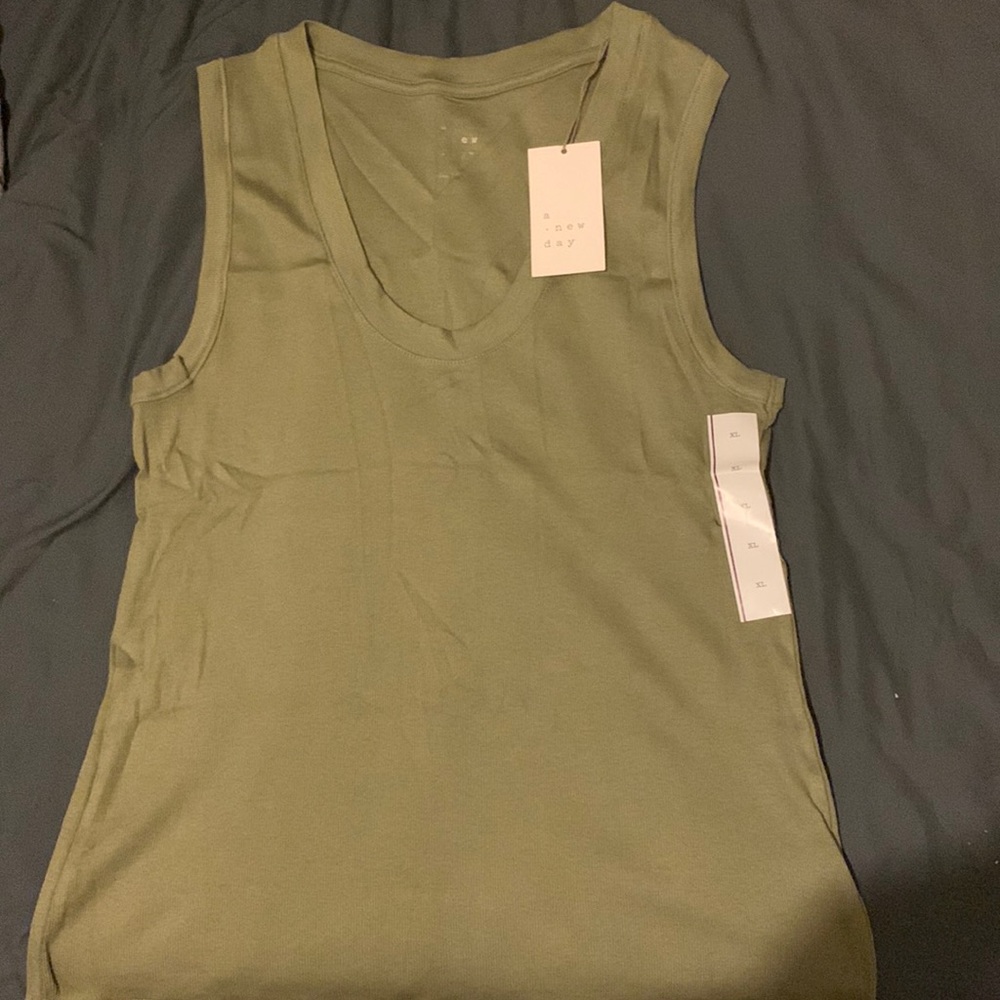 a new day - Olive, XL, ribbed knit, close fitting, scoop neck, tank top. NWTs.